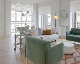 Belle Sebastian by FeelFree Rentals - San Sebastian - Living room