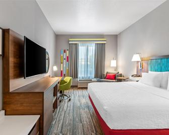 Hampton Inn & Suites Lathrop - Lathrop - Bedroom