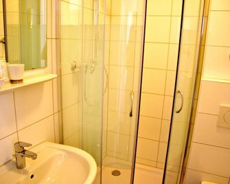 Hotel Gemini - Düsseldorf - Baño