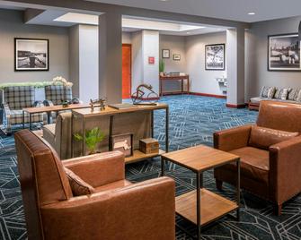 Four Points by Sheraton Boston Logan Airport Revere - Revere - Lobby