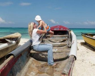 Villa By The Sea - Steps From The Beach - Chef Services Included - Duncans