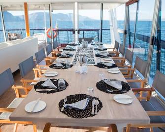 Shayamanzi Houseboats - Jozini - Restaurante