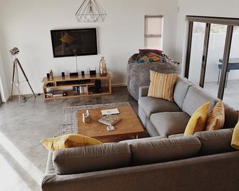 Miphika - Yzerfontein - Living room