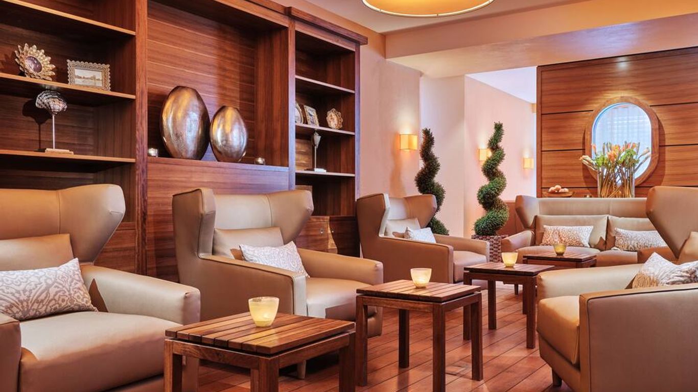 رومانتيك هوتل جاجدهاوس إيدن أم سي