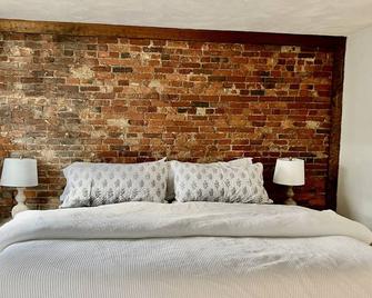 Charming 1 Bed/1 Bath (Gaslight District) Charlestown, Ma - Boston - Schlafzimmer