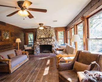 Sierra Sky Ranch - Oakhurst