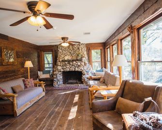 Sierra Sky Ranch - Oakhurst