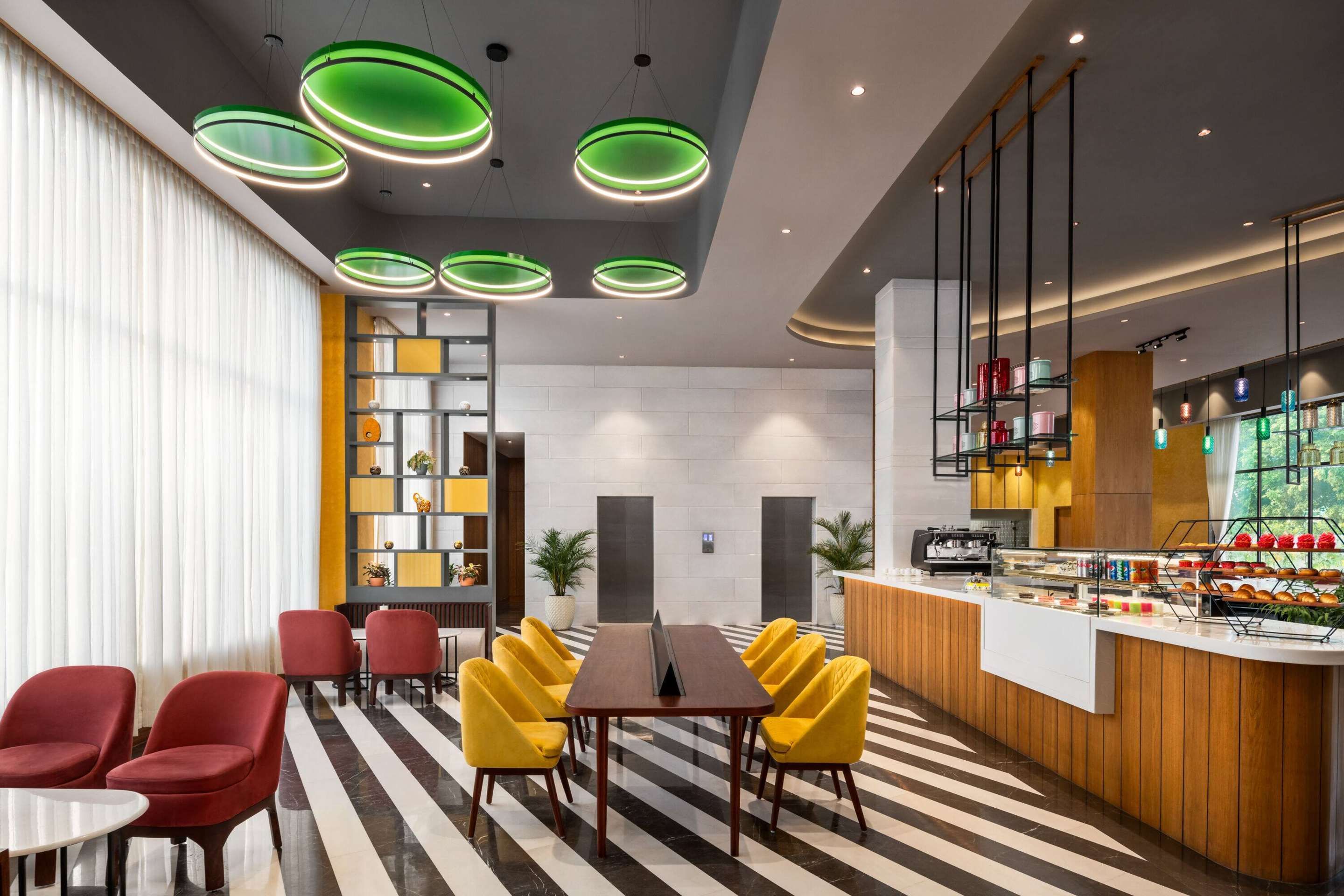 رامادا إنكور باي ويندام أمريتسار أيربورت - امريتسار - مطعم