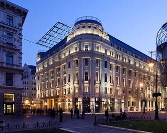 Holiday Beach Budapest Wellness Hotel with Sauna Park - Budapest - Edificio