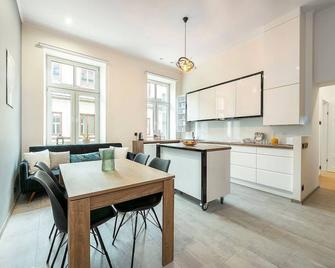 Red Brick Apartment Centrum - Łódź - Phòng bếp