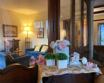 Bed And Breakfast Albe - Corciano - Huiskamer