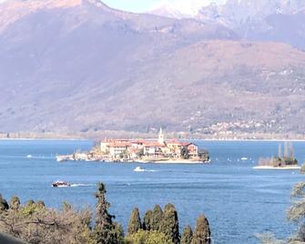 أوتل لا فونتانا - ستريسا - غرفة طعام