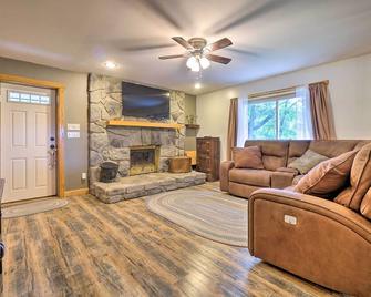 Updated Buckeye Lake Retreat with Game Room! - Thornville - Sala de estar