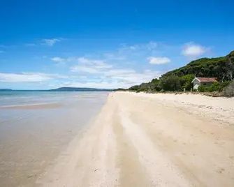 Molly's Beach House: - Blairgowrie - Strand