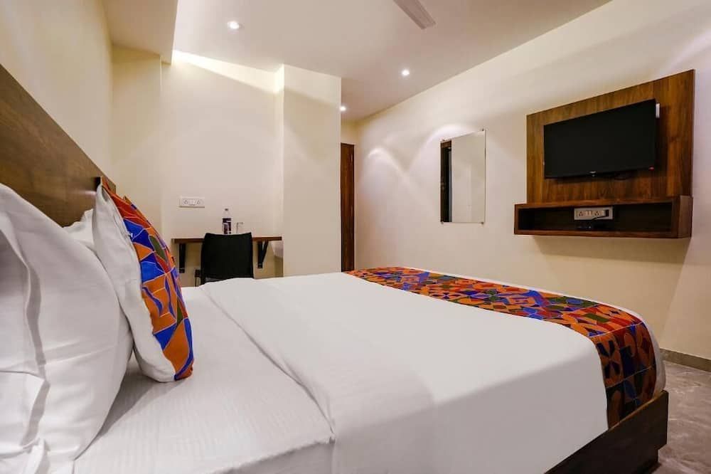Antlers hotel - Mumbai - Bedroom