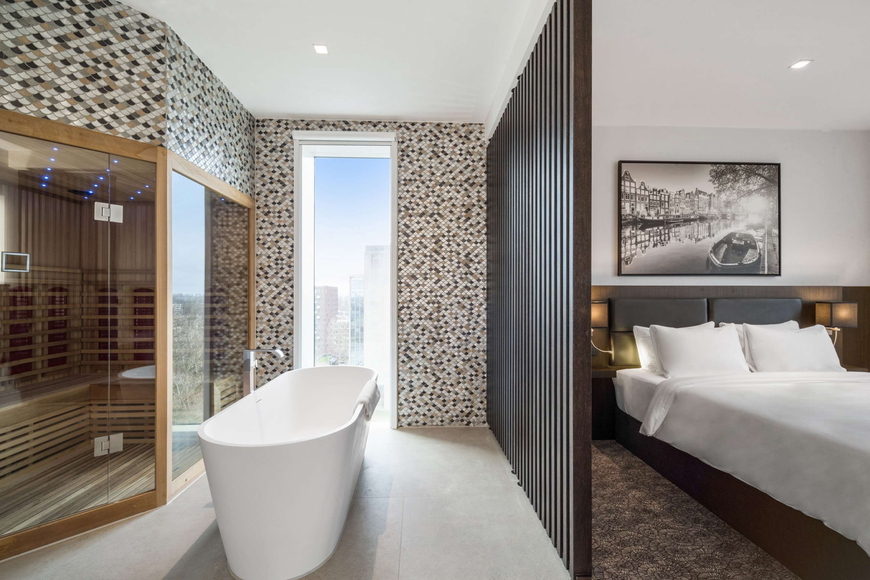 Radisson Hotel & Suites Amsterdam South thumbnail 3