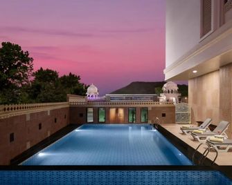 Justa Ssatva Resort, Udaipur - Udaipur - Pool