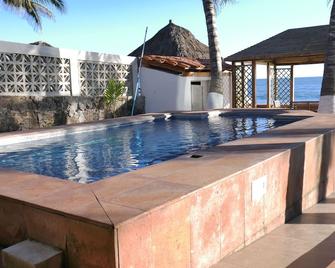 Casa Las Conchas pie de playa Los Cocos - Jalcocotán - Pool