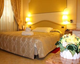 Ena Hotel - Arenzano - Bedroom