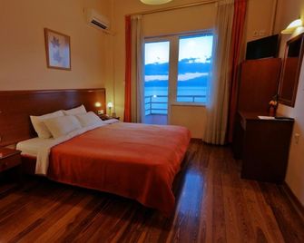 Hotel Excelsior - Loutraki - Schlafzimmer