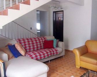 big house near the beach - Guaratuba - Living room