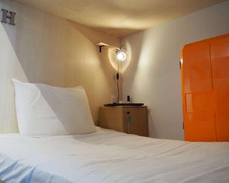 Tomarigi Hostel - Kochi - Bedroom