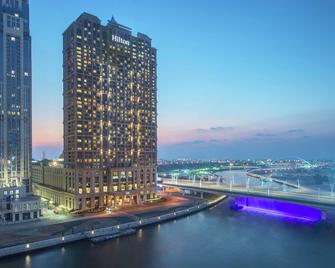 Hilton Dubai Al Habtoor City - Dubái - Edificio