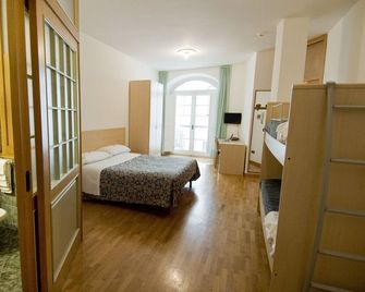 Hotel Europa - Sondrio - Camera da letto