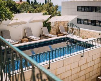 杜布羅夫尼克傾城別墅 - 杜布羅夫尼克 - 杜布羅夫尼克 - 游泳池