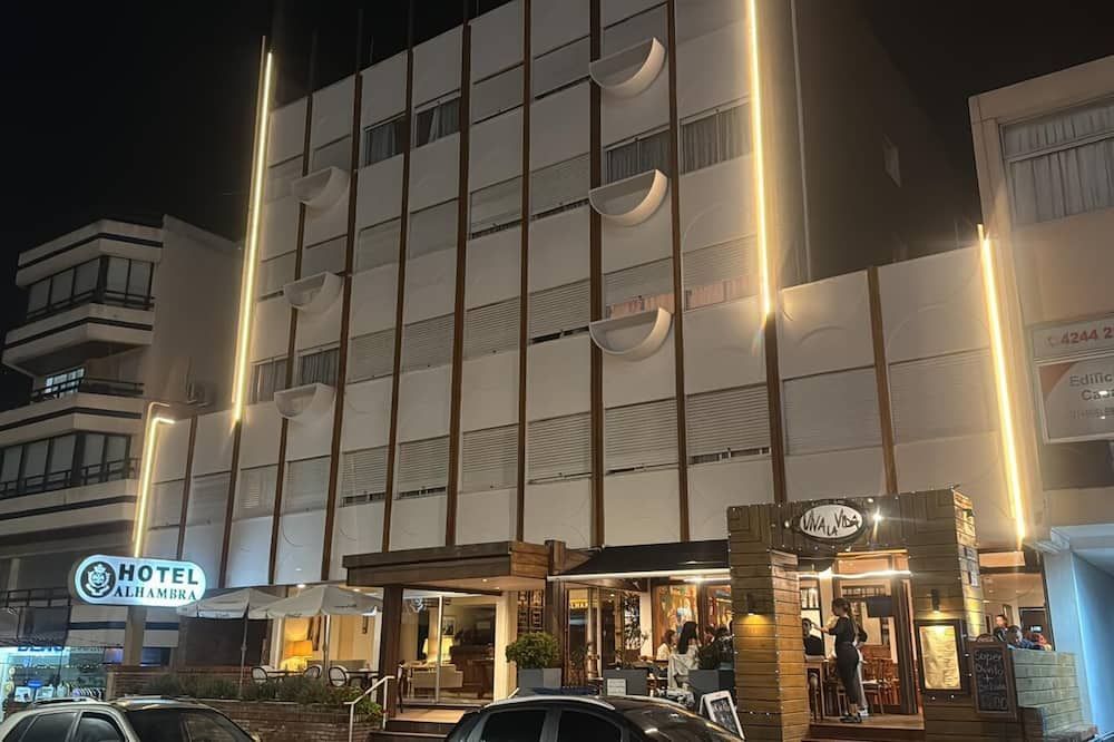 كاسا الهمبرا - بونتا ديل إست - مبنى