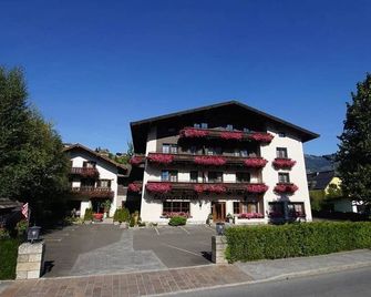 Double room with shower, toilet, balcony - Heidi, pension - Kaprun - Edificio