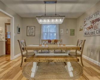 Charming Cottage at Angola Bay - Lewes - Dining room