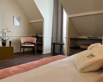 Hôtel La Truffe Noire - Brive-la-Gaillarde - Schlafzimmer
