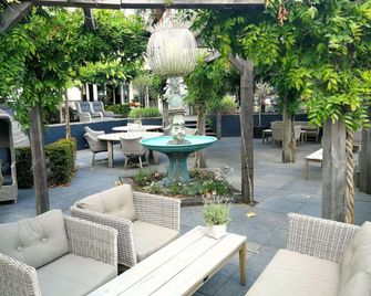 Amrâth Berghotel Amersfoort - Amersfoort - Innenhof