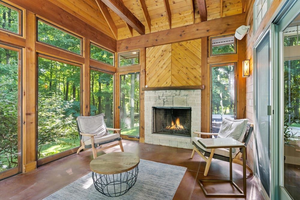 Elkhart Lake Oasis - 25 Acres, Hot Tub & Orchard - 15 Min to Road America - Plymouth - Obývací pokoj