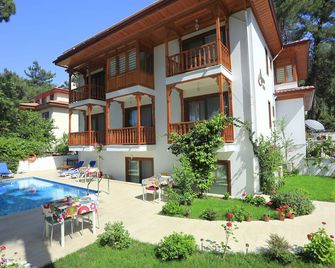 Ayka Hotel - Akyaka - Building