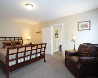 Home away from Home! - 1BR apartment in Maysville - Maysville - Bedroom