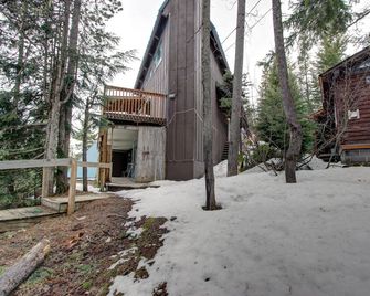 Adorable and Spacious Cabin in the Heart of Government Camp -Close to Ski Access - Government Camp - Edificio