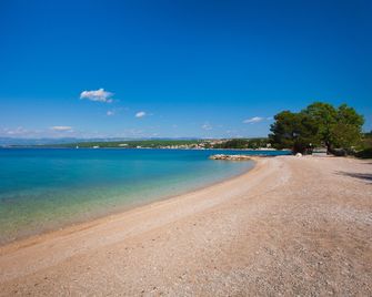 Blue Waves Resort - Malinska - Plage