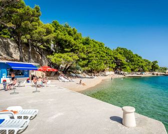 Holiday Village Sagitta - Omiš - Strand