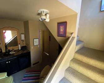 Spacious 6-bedroom house on 25 acres in the Ozarks w/ hot tub and private trail! - Aurora - Stairs