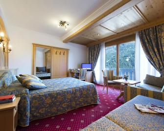 Alpen Hotel Corona - Vigo di Fassa - Bedroom