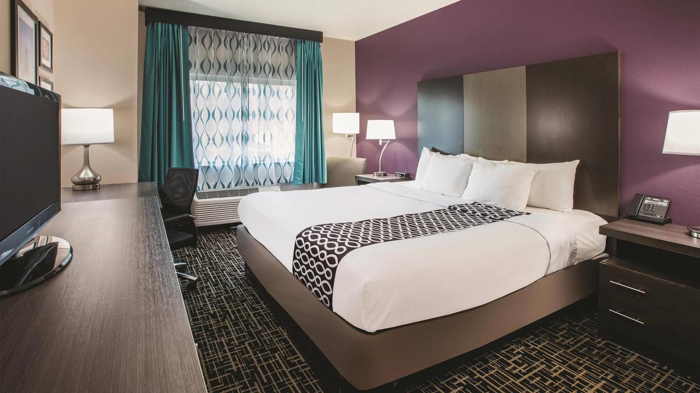 La Quinta Inn by Wyndham Indianapolis North at Pyramids
