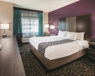 لا كينتا إن باي ويندام إنديانابولس نورث آت بيراميدز - انديانابوليس - غرفة نوم