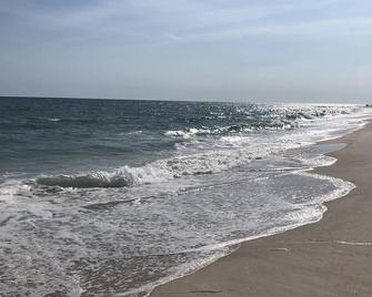 New! Westhampton Beach Village Gem - Westhampton Beach - Playa