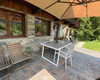 Chalet vue Panoramique au Calme Absolu, ski à 5 min - Saint-Jean-d'Arves - Patio