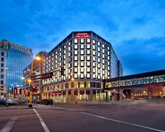 Hampton Inn & Suites Minneapolis/Downtown - Minneapolis - Edifício