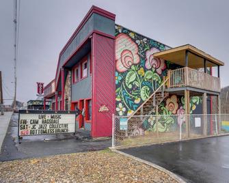 Quaint Kingsport Apartment Near Greenbelt Trail! - Kingsport - Building