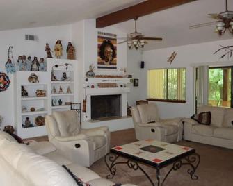 Southwest Home on San Antonio River - סן אנטוניו - סלון