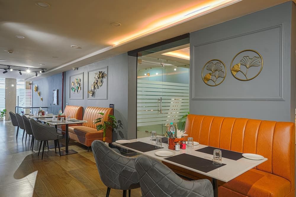 Hotel Sky View - Zirakpur, Chandigarh - Zerakpur - Restaurant
